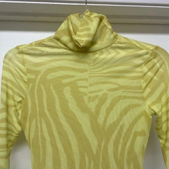 AFRM Zadie Mesh Long Sleeve Top w Thumb Holes Never Worn EUC - Picture 4 of 8